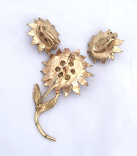 Load image into Gallery viewer, Sunflower Brooch Earrings Demi Parure Vintage Parure Brooch and Earrings set Gold Sunflower Jewelry Set, 1960s
