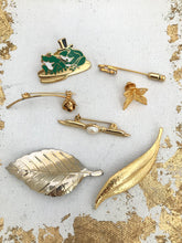 Load image into Gallery viewer, Vintage Mixed Lot Bulk Vintage Jewelry Mixed Gold 7 pieces, All good Condition
